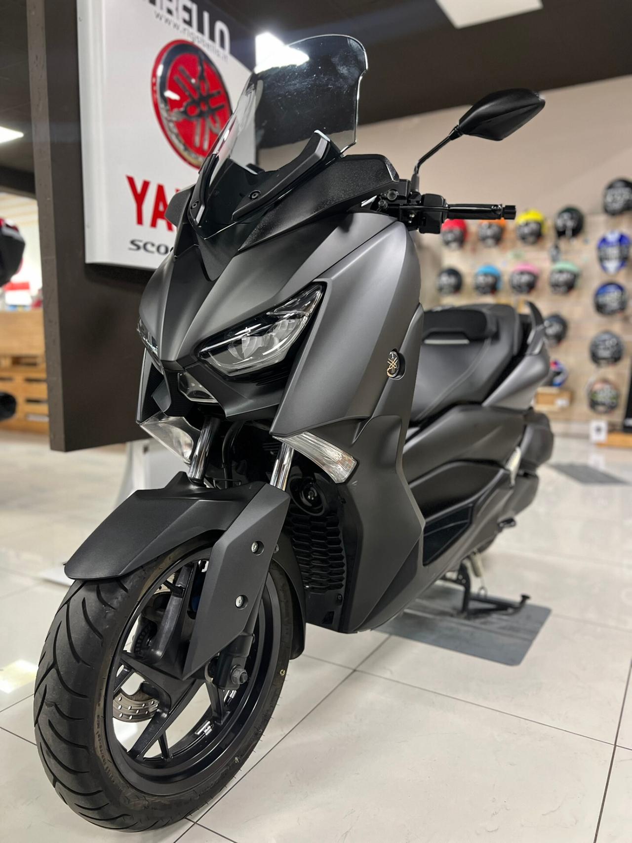 Yamaha X-Max 300