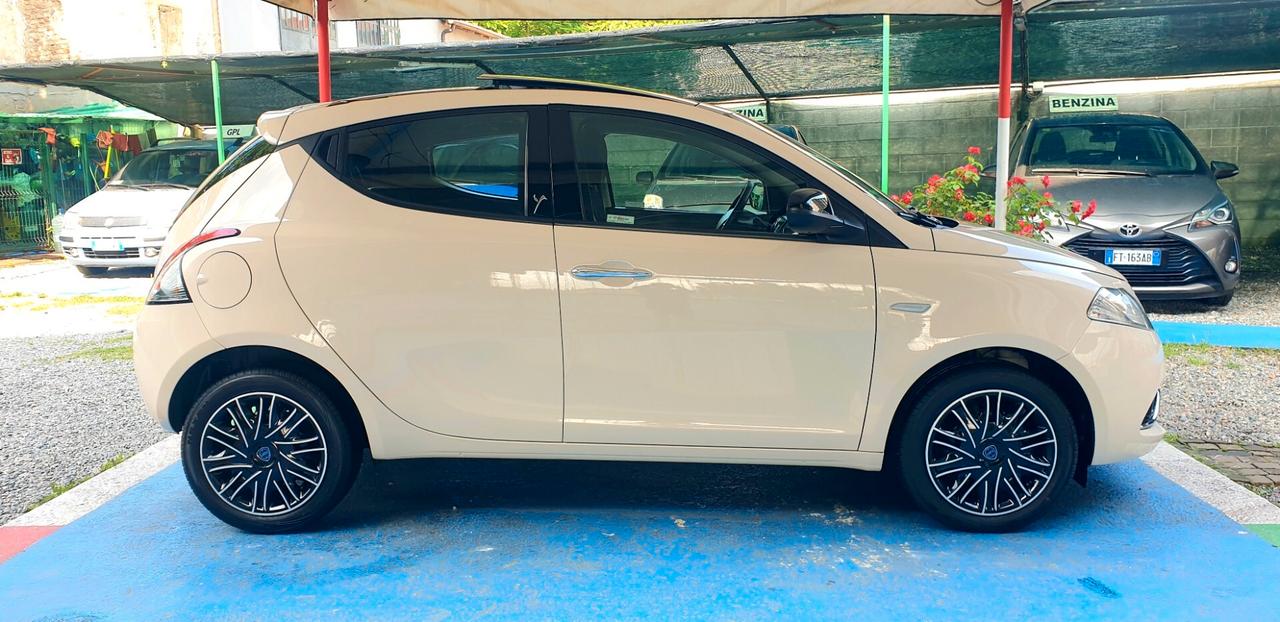 LANCIA YPSILON 1.2 BENZINA FULL OPTIONAL KM 31 MILA