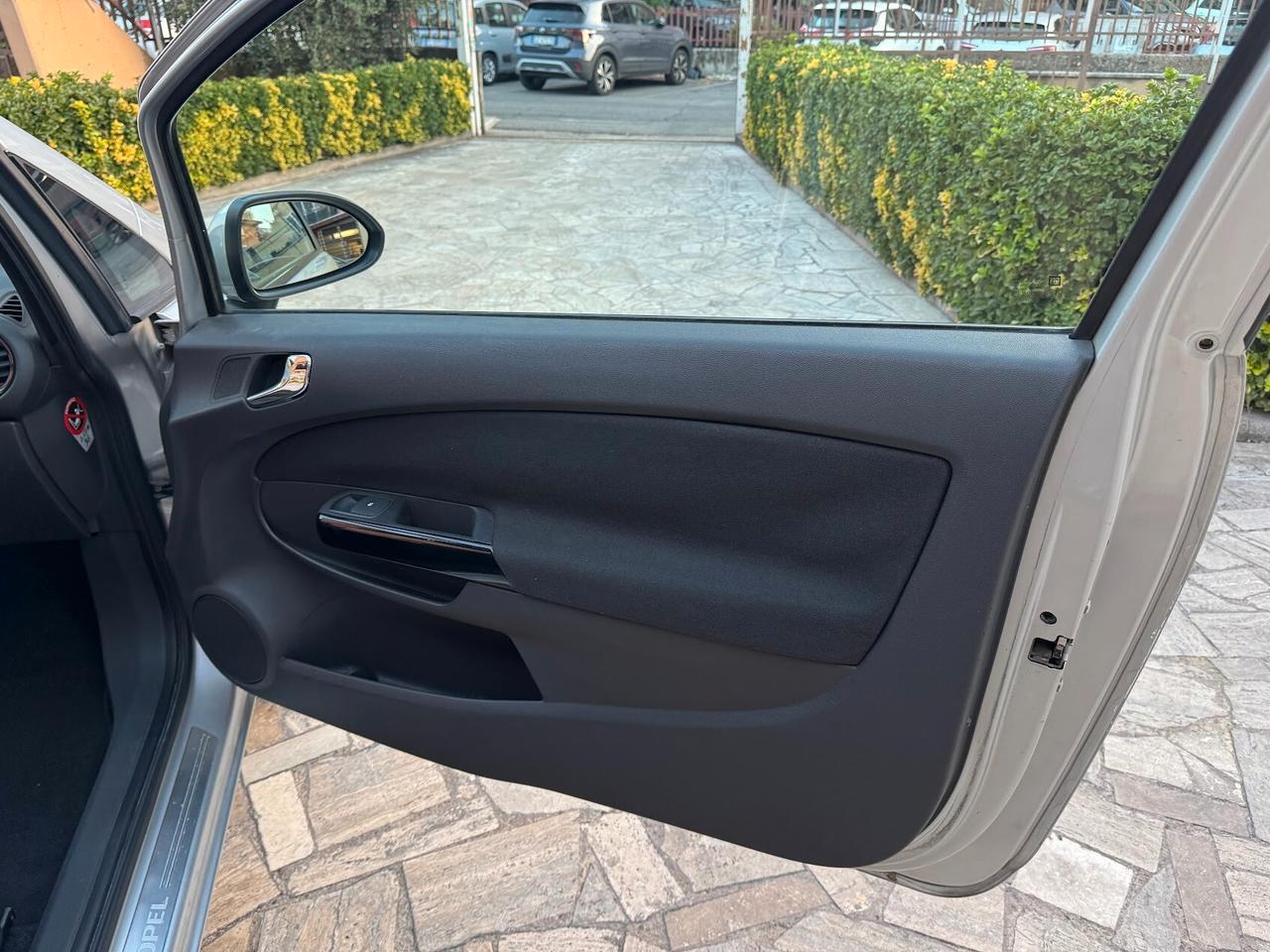 Opel Corsa 1.2 3 porte Club