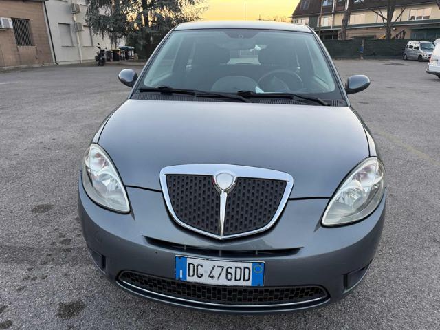 LANCIA Ypsilon 1.2 Argento senza nessun lavoro da fare