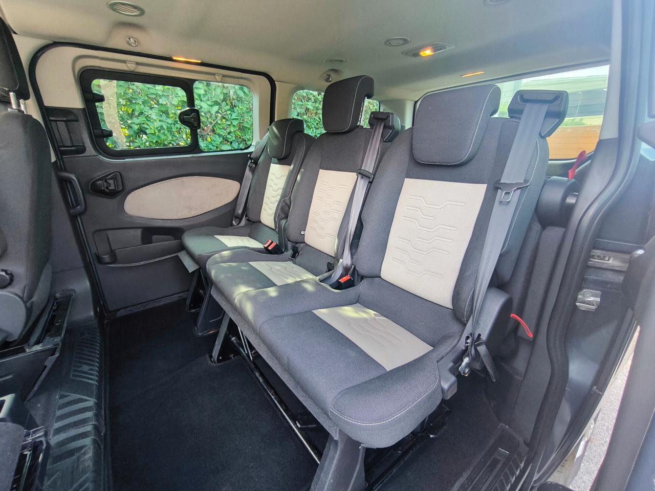 FORD CUSTOM 2,2 TDCI- 8 POSTI- TITANUIM