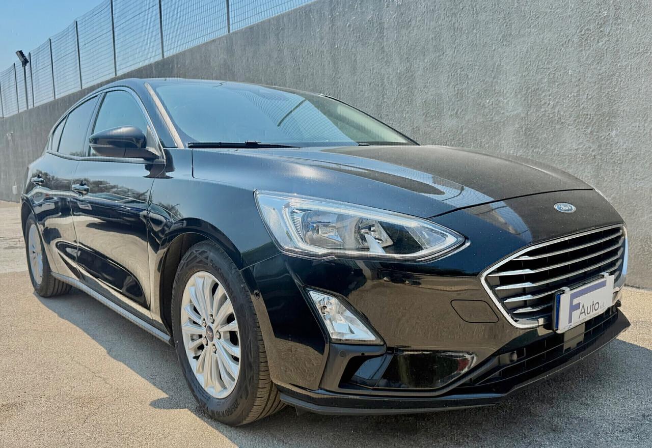Ford Focus 1.5 TDCi 120 CV Titanium,LED diurni,Navi,Paddle,retrocamera,ecc.