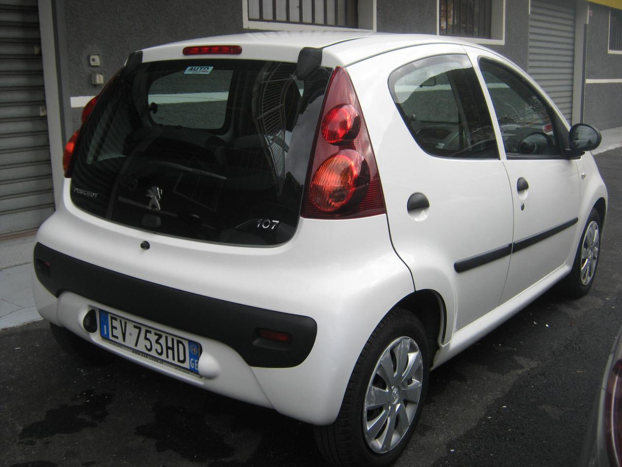 Peugeot 107 1.0 5pt 35000 KM AUTOEMILIA