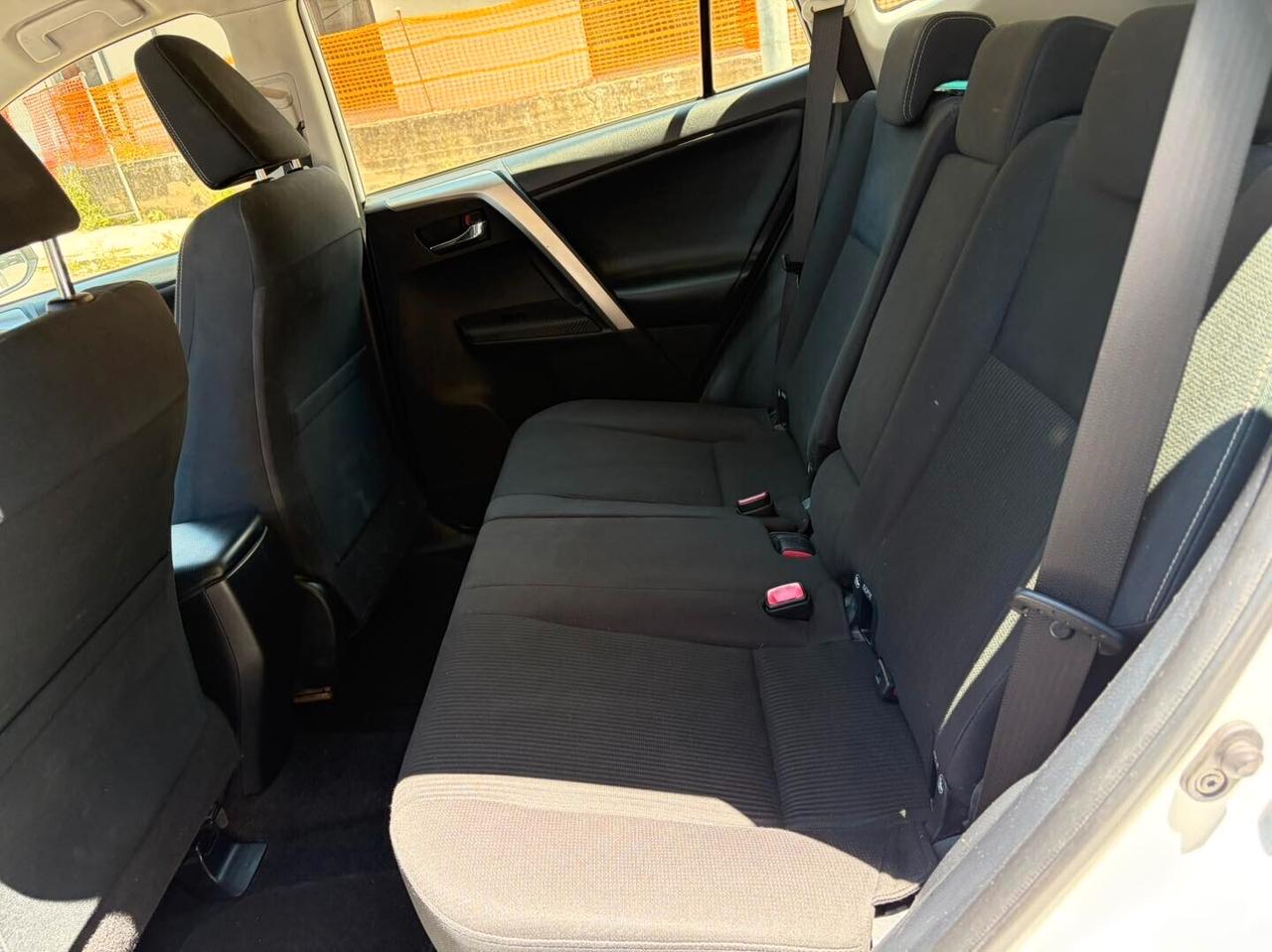 Toyota RAV 4 RAV4 2.0 D-4D 2WD