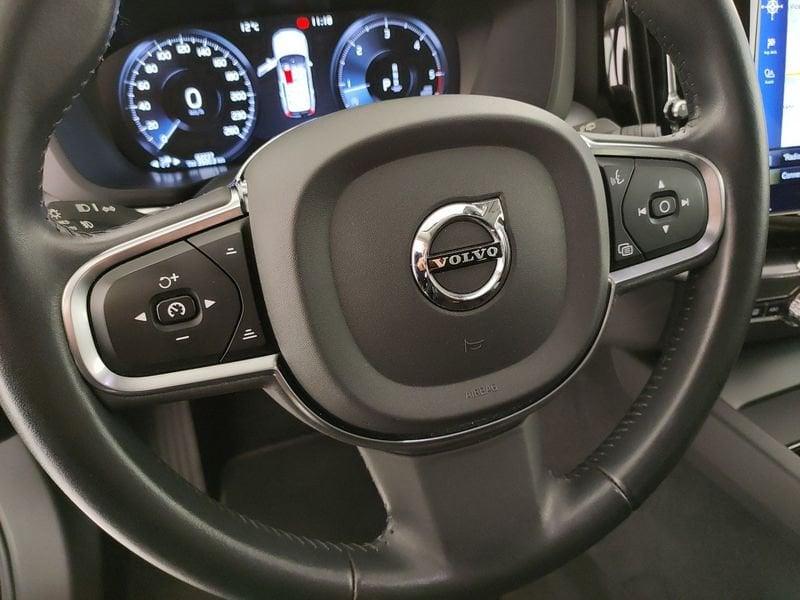 Volvo XC60 XC60 2.0 b4 Momentum Pro awd auto