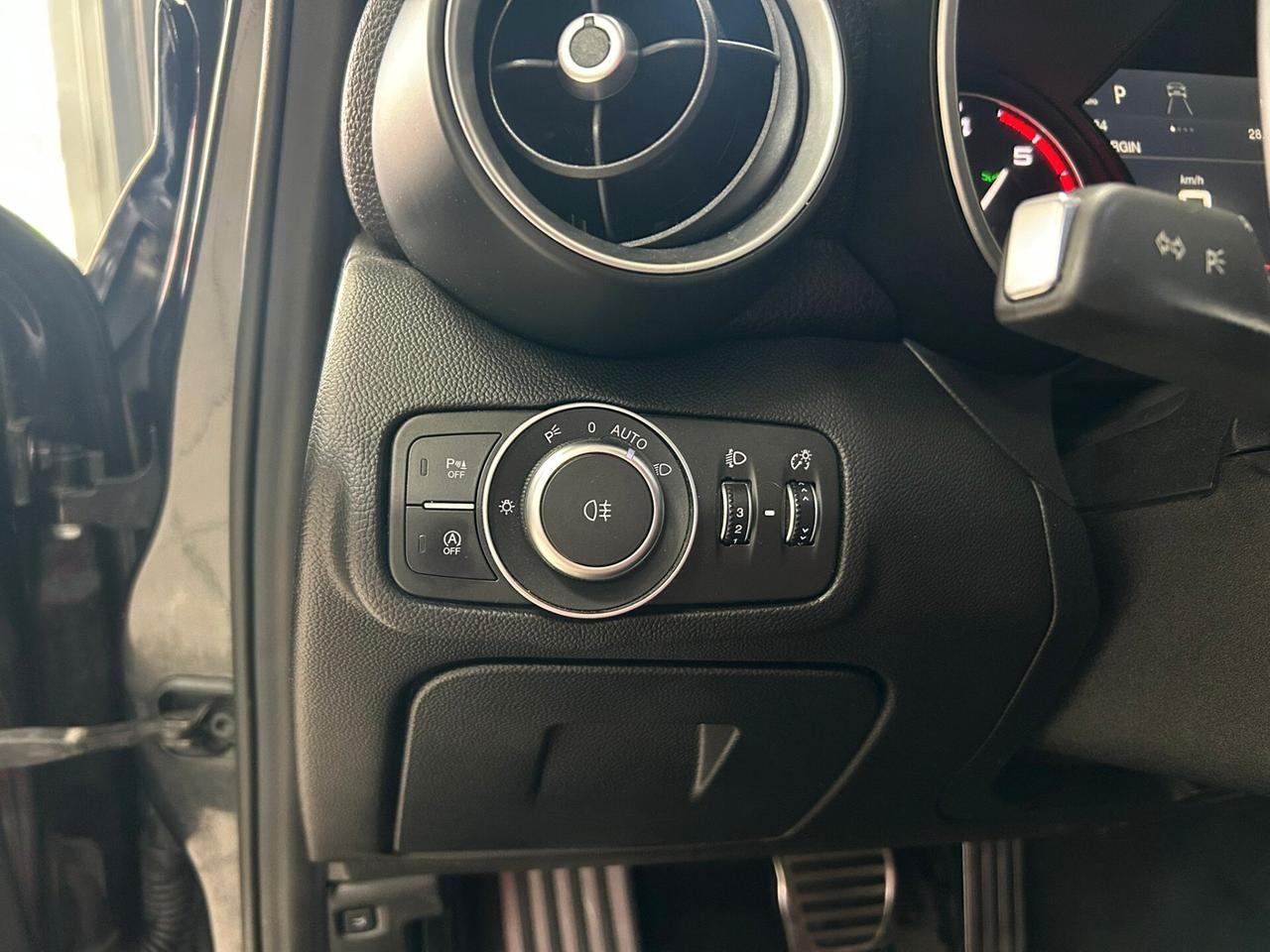 Alfa Romeo Giulia 2.2 Turbodiesel 210 CV AT8 AWD Q4 Veloce