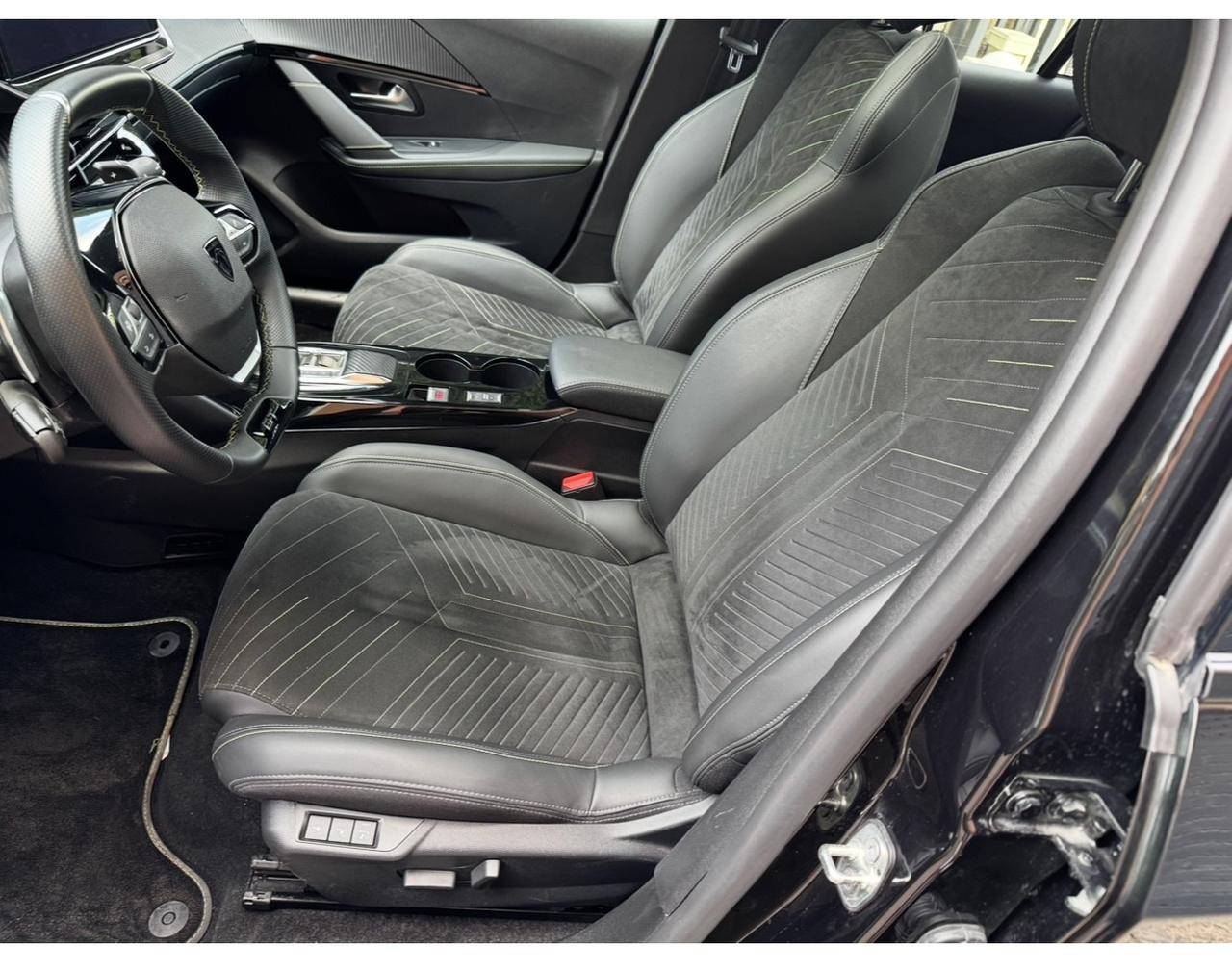 Peugeot 208 Hybrid 136 e-DCS6 GT