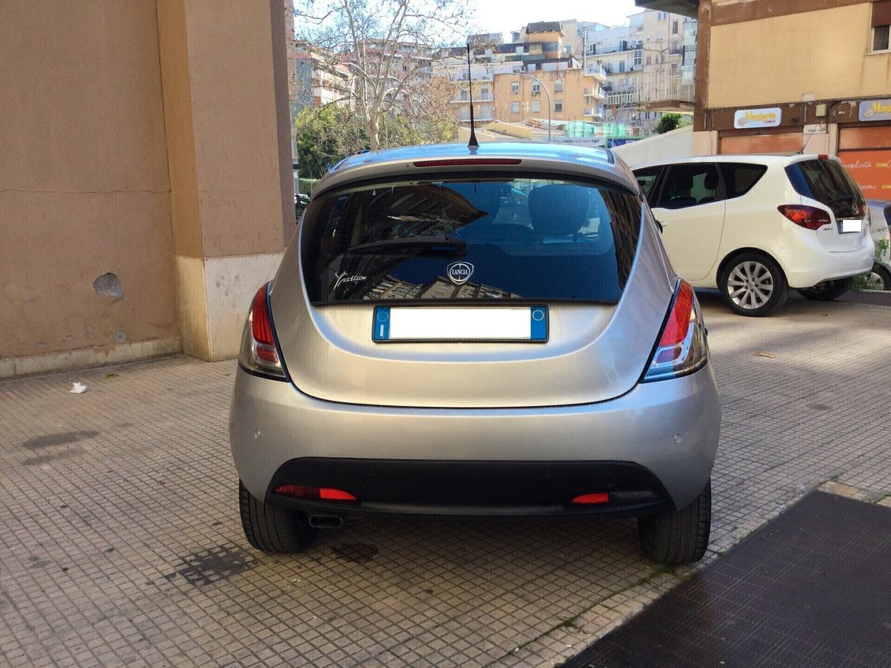 Lancia Ypsilon 1.2 69 CV 5 porte Gold