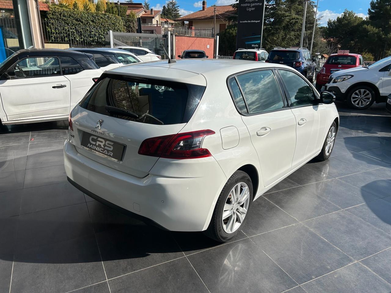 Peugeot 308 .