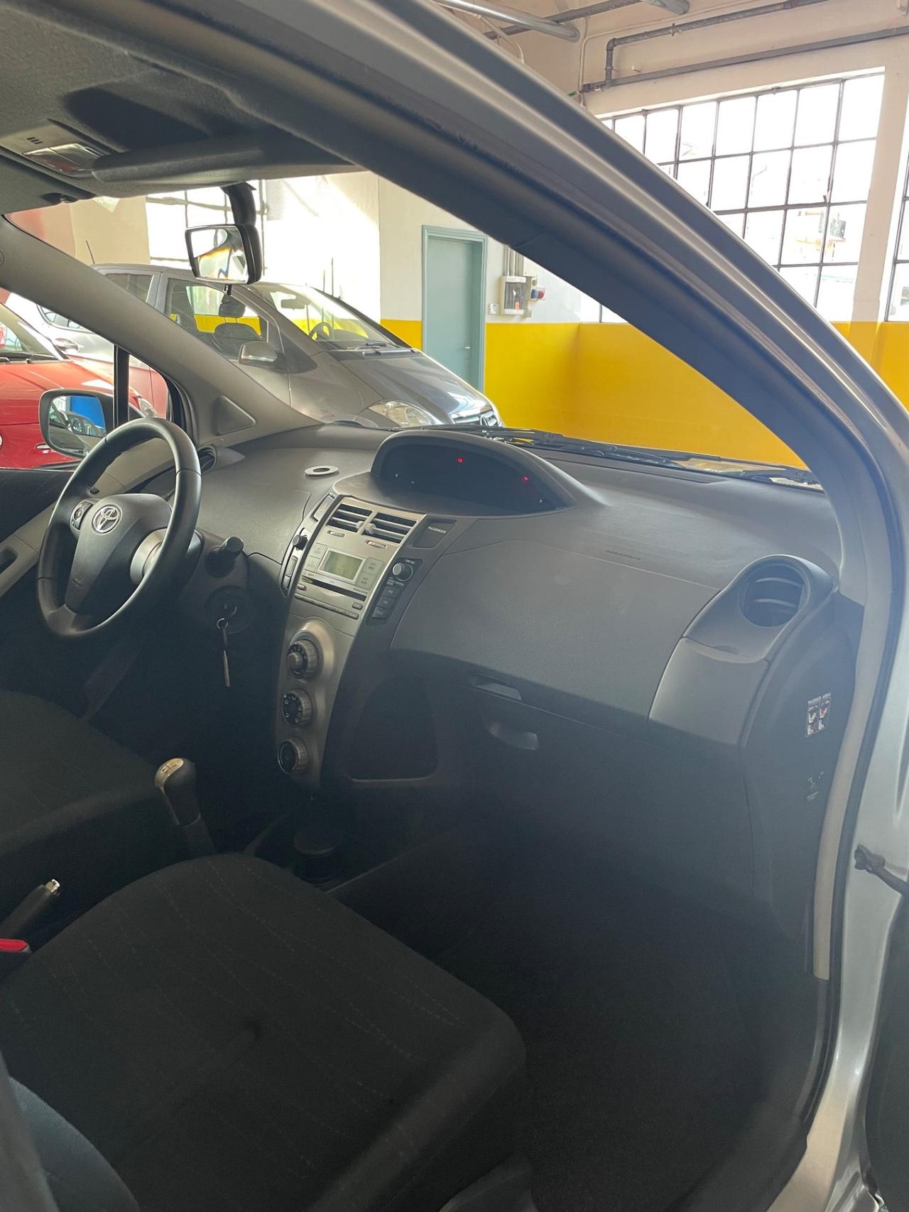 Toyota Yaris 1.3 5 porte
