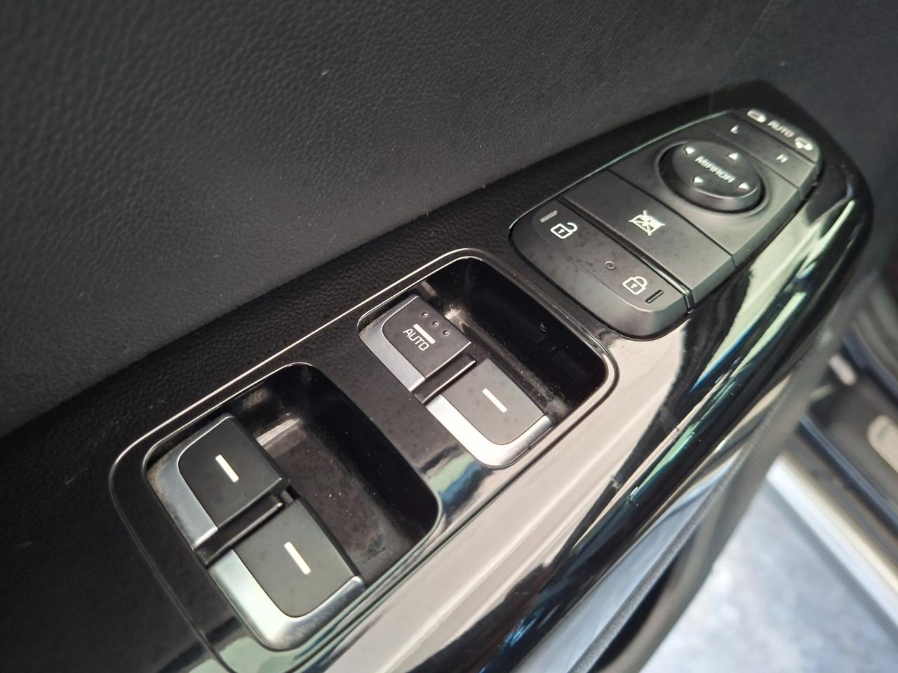 Kia Sportage AUTOMATICO / FULL OPTIONAL / GANCIO TRAINO / EURO 6B