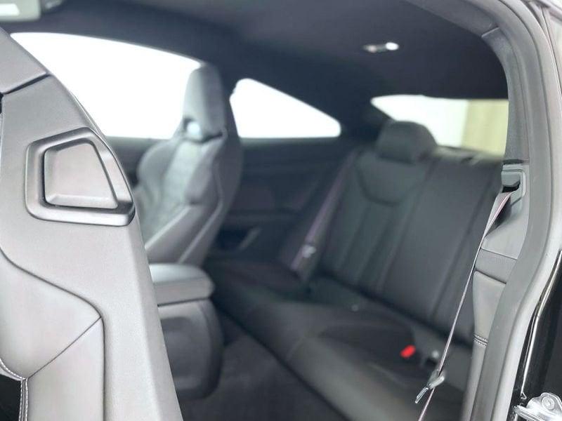 BMW M4 Coupé M4 Competition xDrive auto