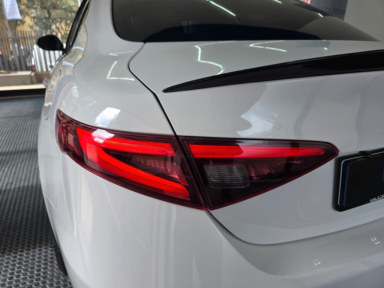 Alfa Romeo Giulia 2.2jtdm AT8 2017 99000km