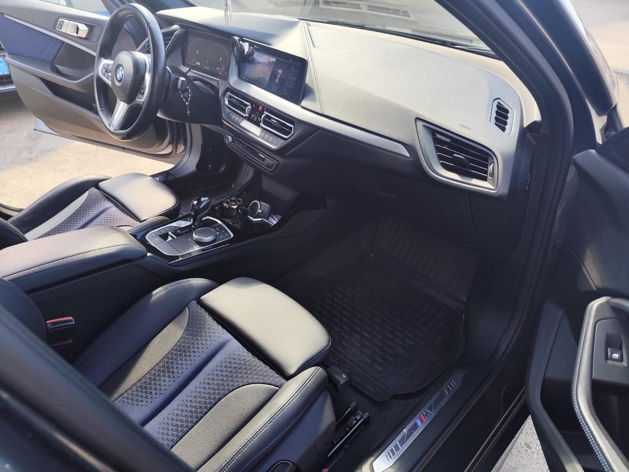 Bmw 118 118d 5p. Msport