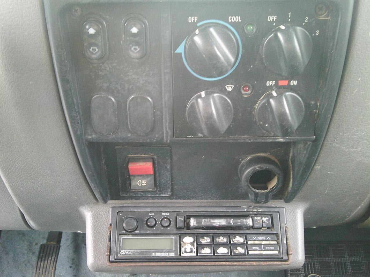 Mahindra Bolero 2.5 CRDe 4WD SC Pick Up