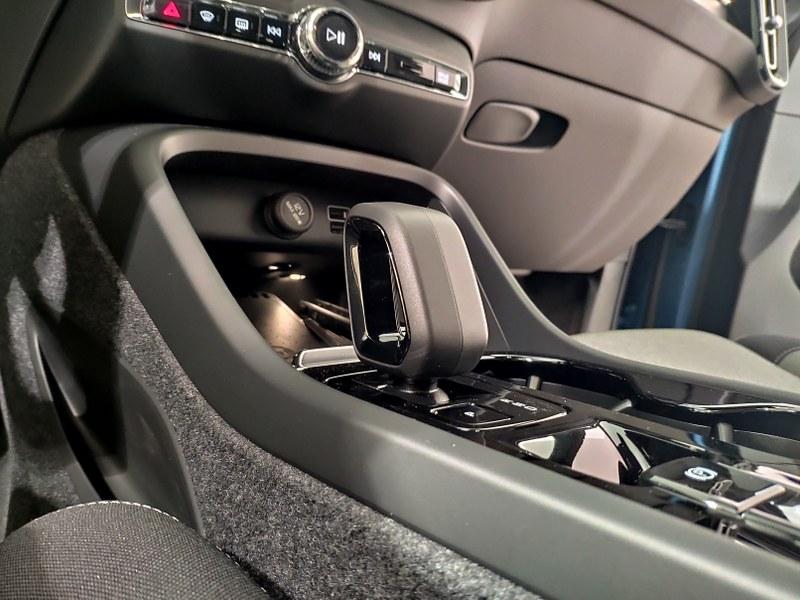 VOLVO Xc40 B3 Mild Hybrid Automatico Plus Dark