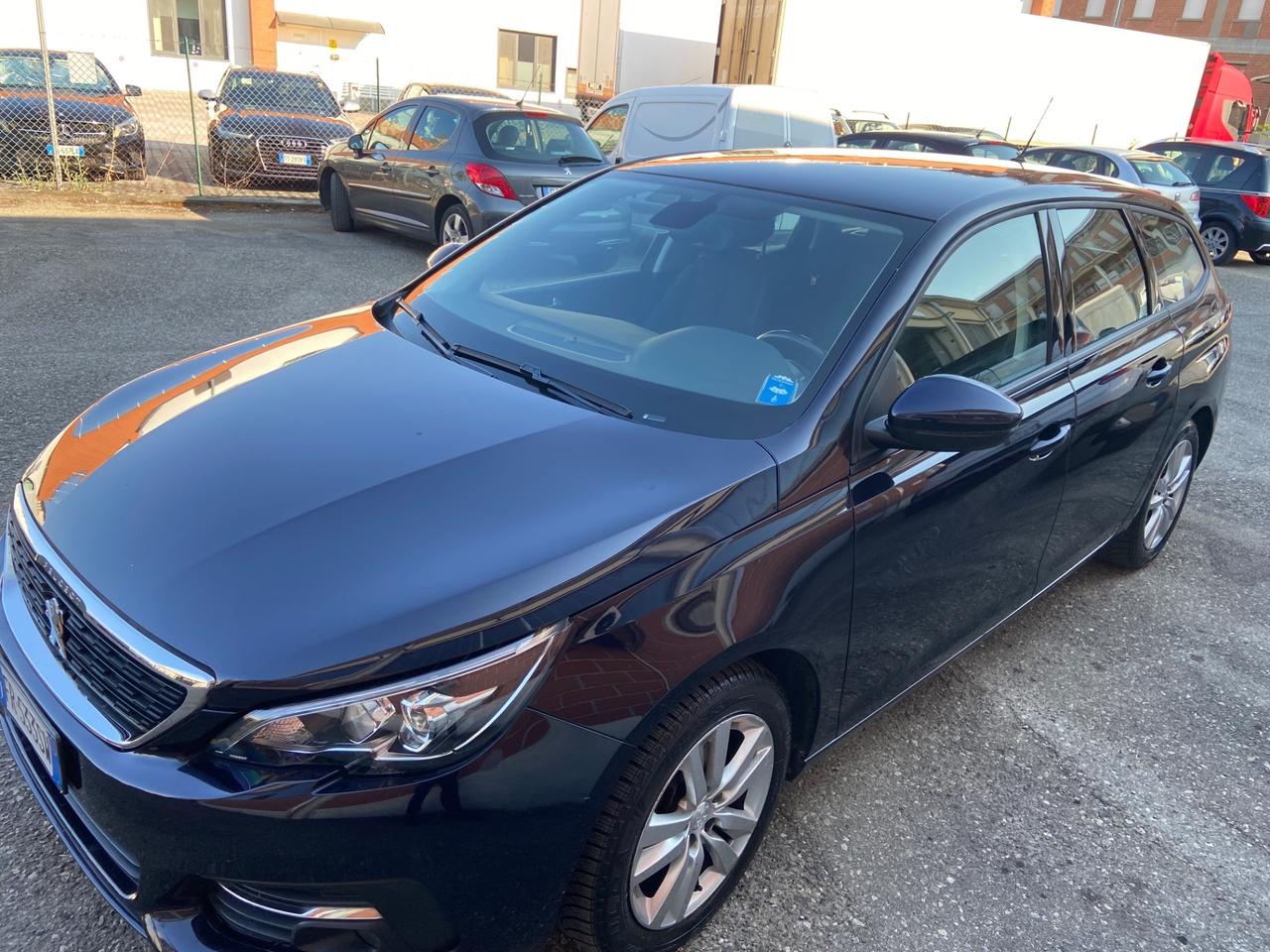 Peugeot 308 BlueHDi 120 S&S EAT6 SW Allure