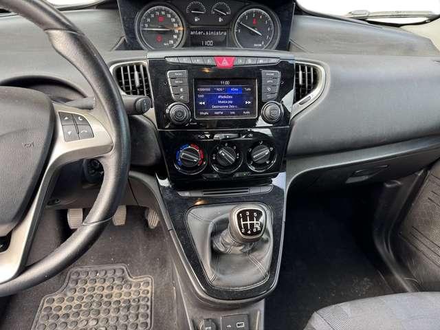 Lancia Ypsilon 1.0 firefly hybrid Gold s&s 70cv