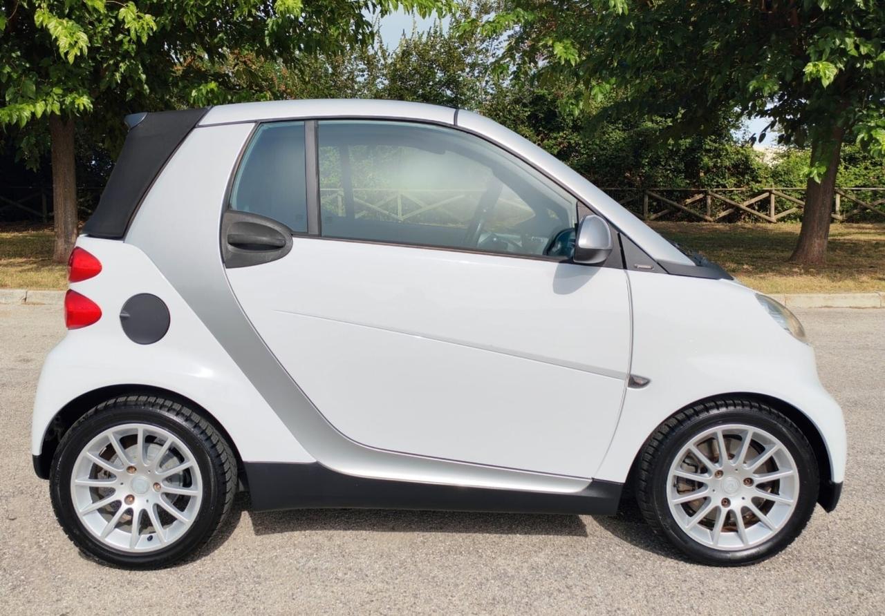 Smart ForTwo 1000 52 kW MHD cabrio passion