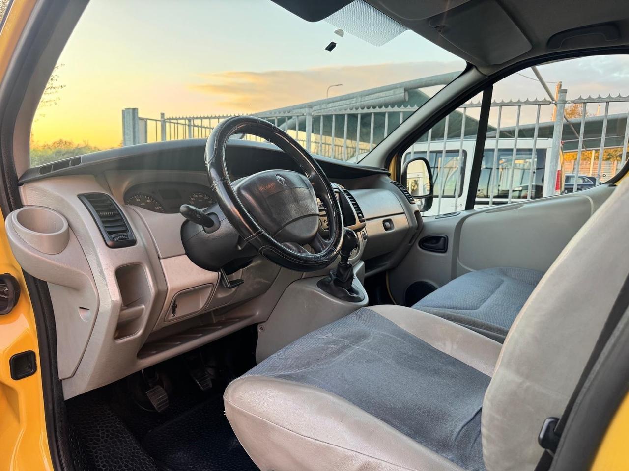 Renault Trafic 1.9 dCi 100 cv 6 marce