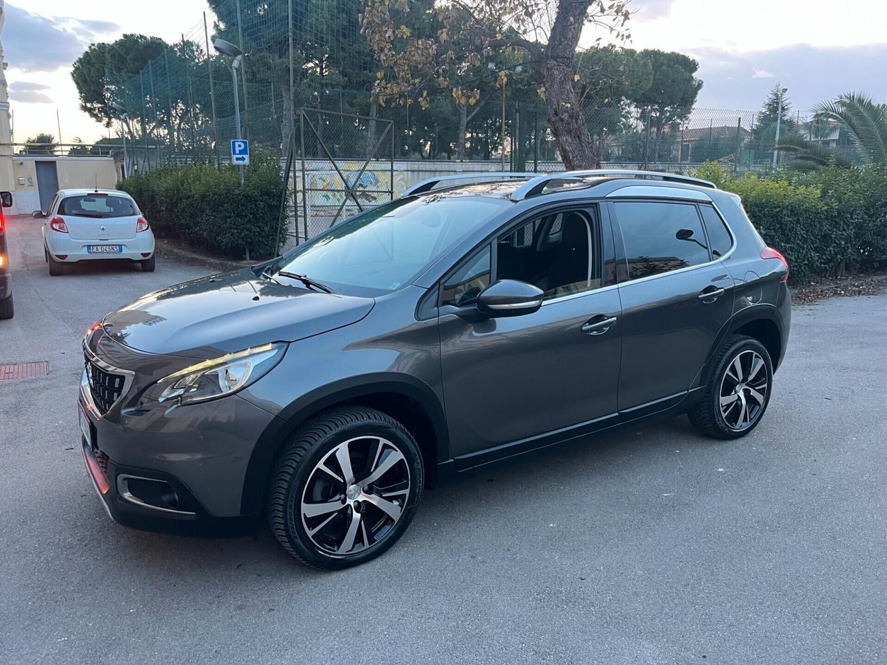 Peugeot 2008 1.5 HDi Full Optional Km 109.00
