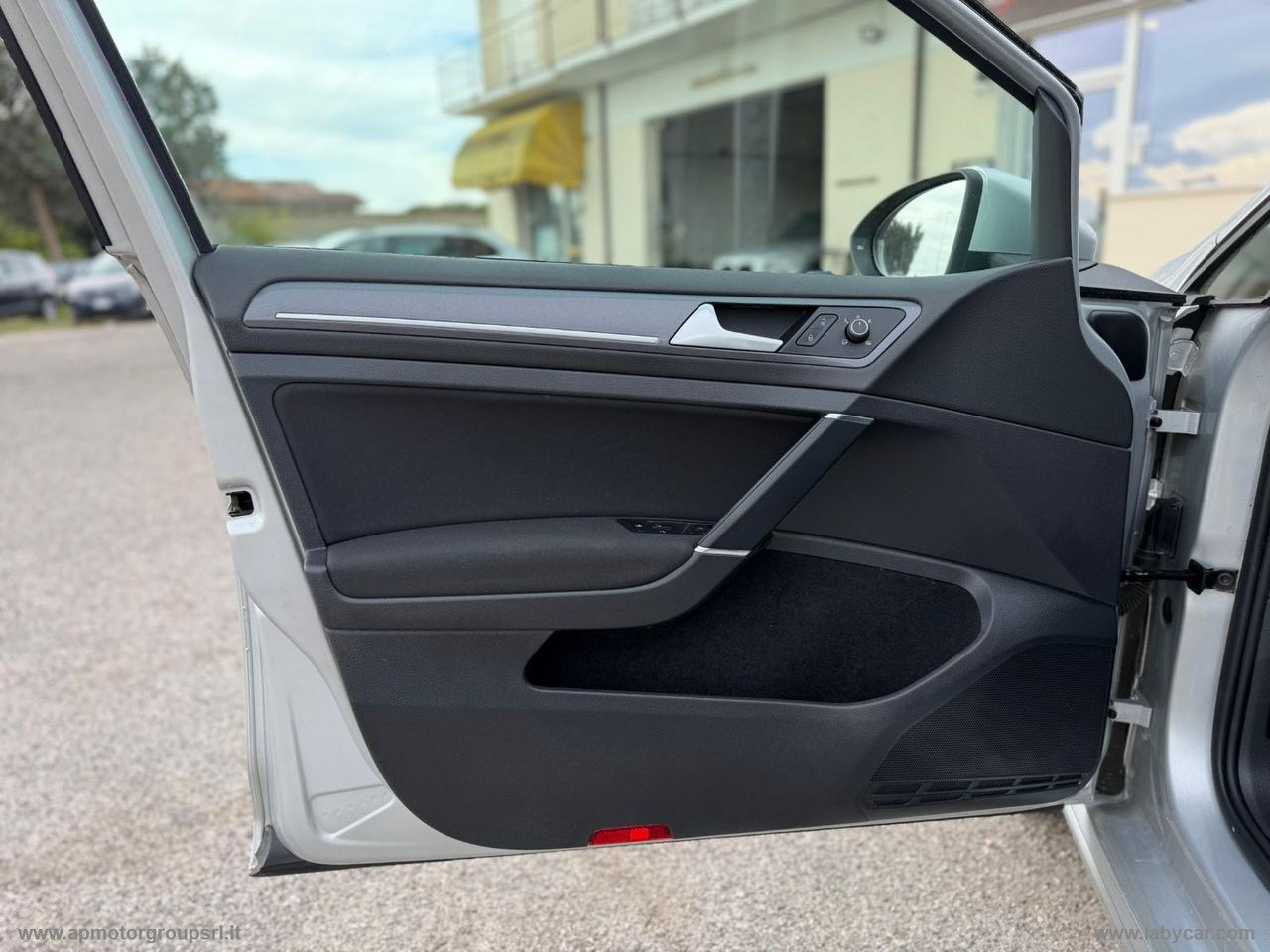 VOLKSWAGEN Golf 1.6 TDI 110CV R LINE 5p. Sport Edition BMT