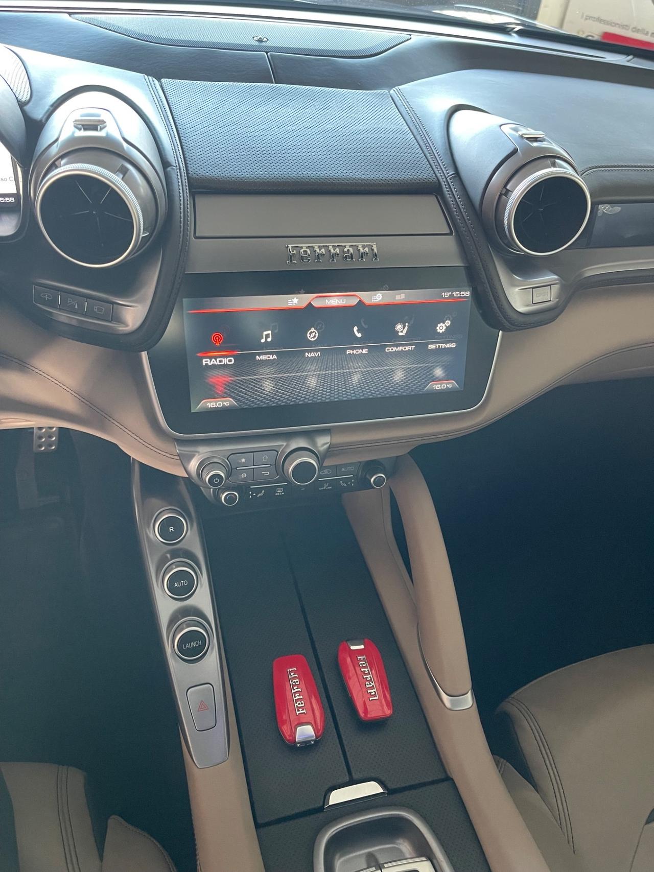 Ferrari GTC4 Lusso V12 Approved Tetto Panoramico PERMUTE RATE