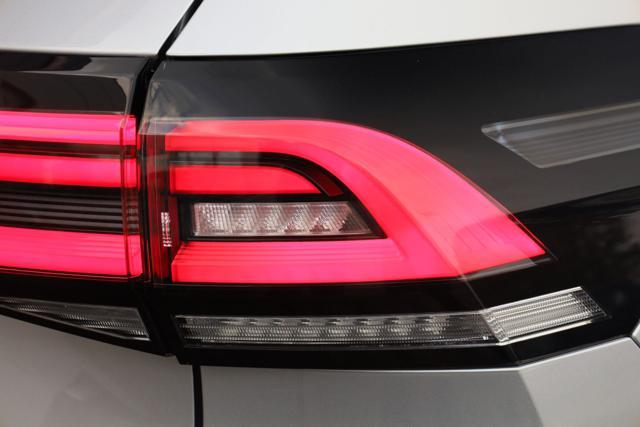 VOLKSWAGEN Taigo 1.0 TSI 110 CV DSG R-Line