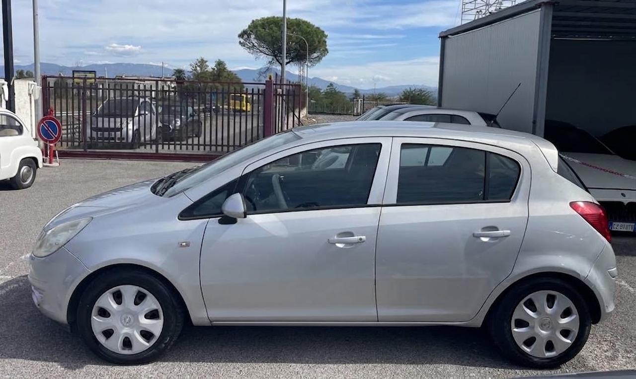 Opel Corsa 1.2 5 porte Cosmo