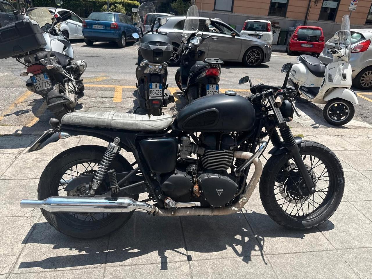 Triumph Bonneville T100 black