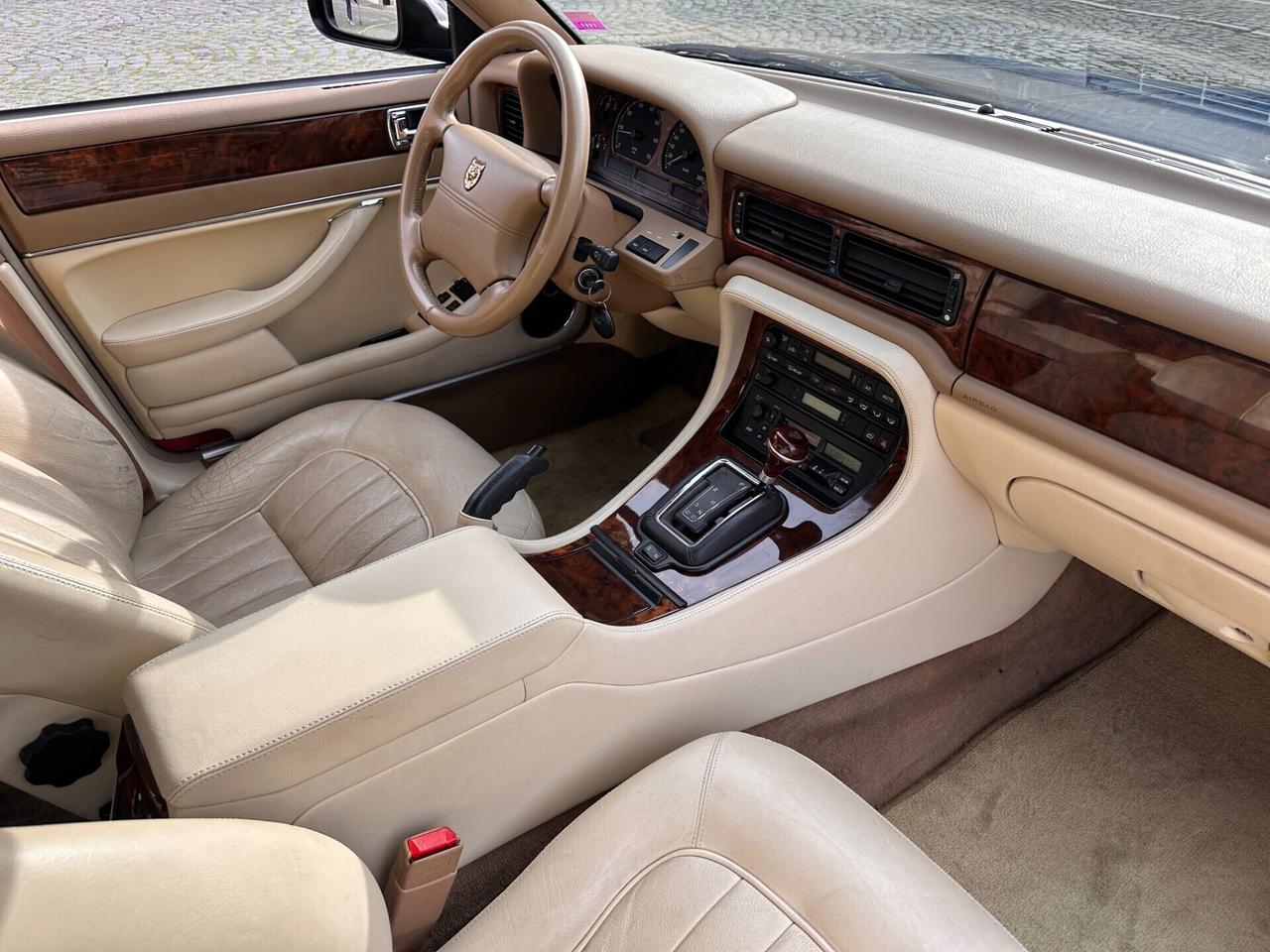 Jaguar XJ 4.0 6 Cil. 241cv Automatica ASI