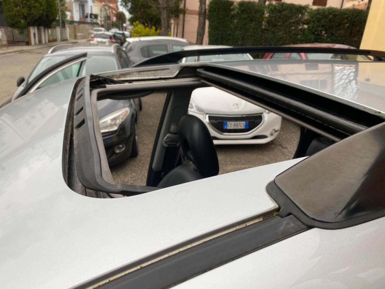 Toyota RAV 4 RAV4 2.0 AWD D-4D cat 5 porte Sol NEOPATENTATI!!!