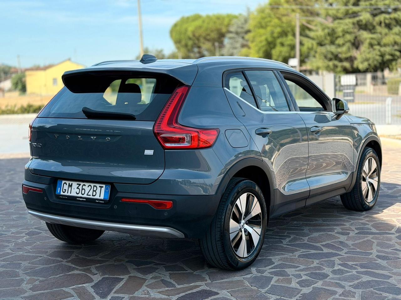 Volvo XC40 Recharge Plug-in Hybrid autocarro N1
