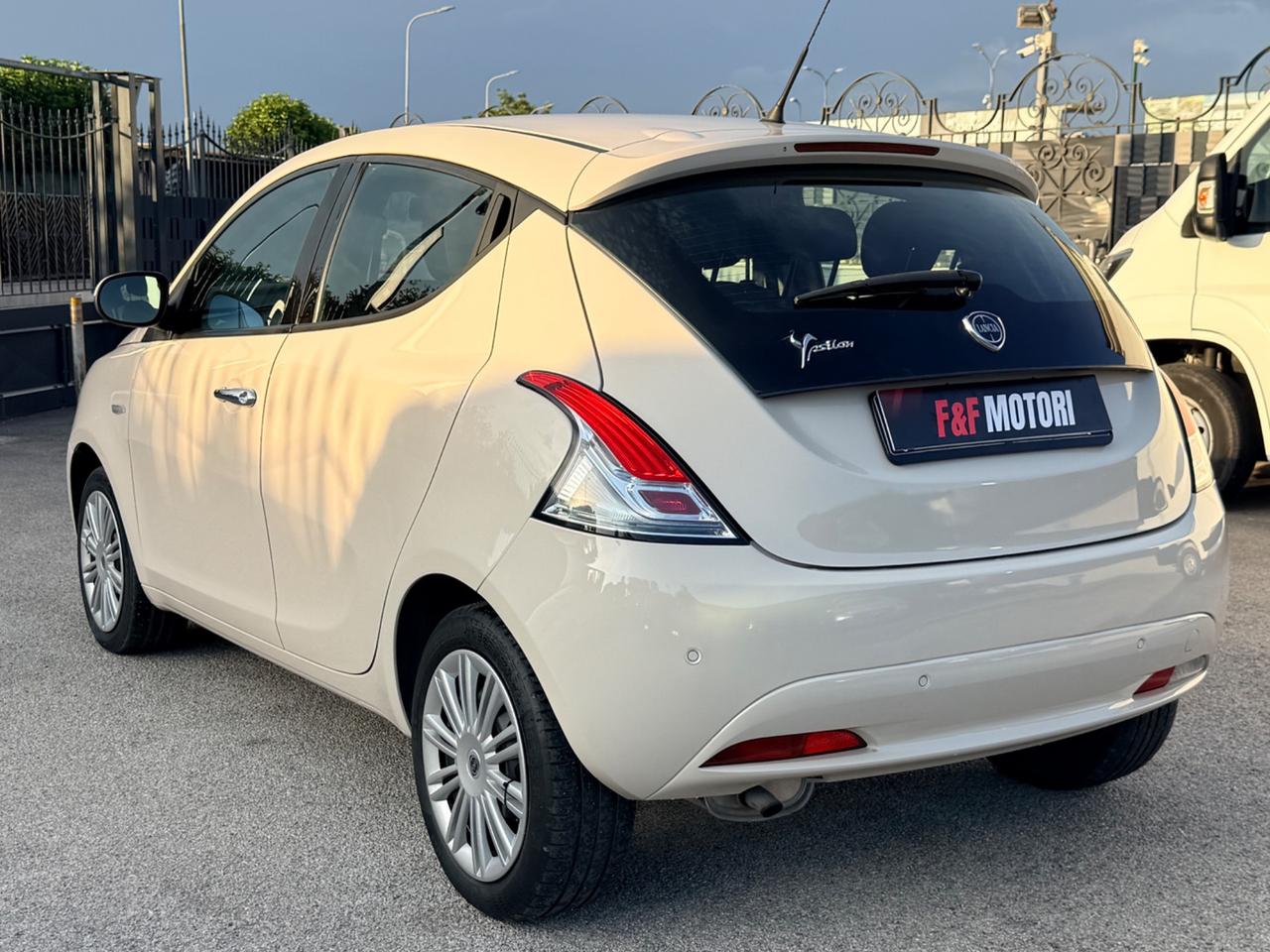Lancia Ypsilon 1.2 Benz/Gpl 69 CV 5 porte Gold