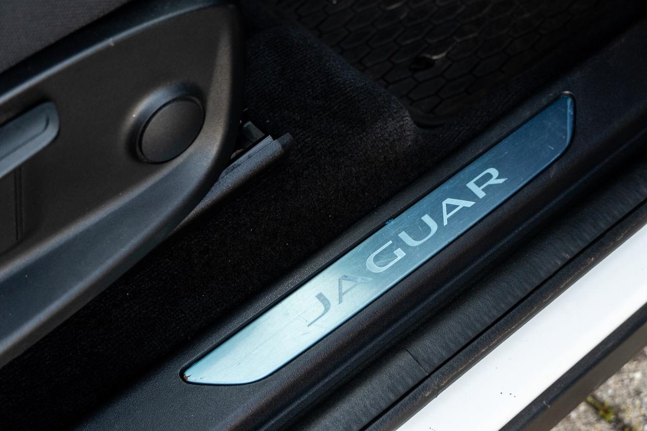 JAGUAR E-PACE 2.0d 150CV AUTOMATICA 2020 - GANCIO TRAINO - TAGLIANDI CERTIFICATI