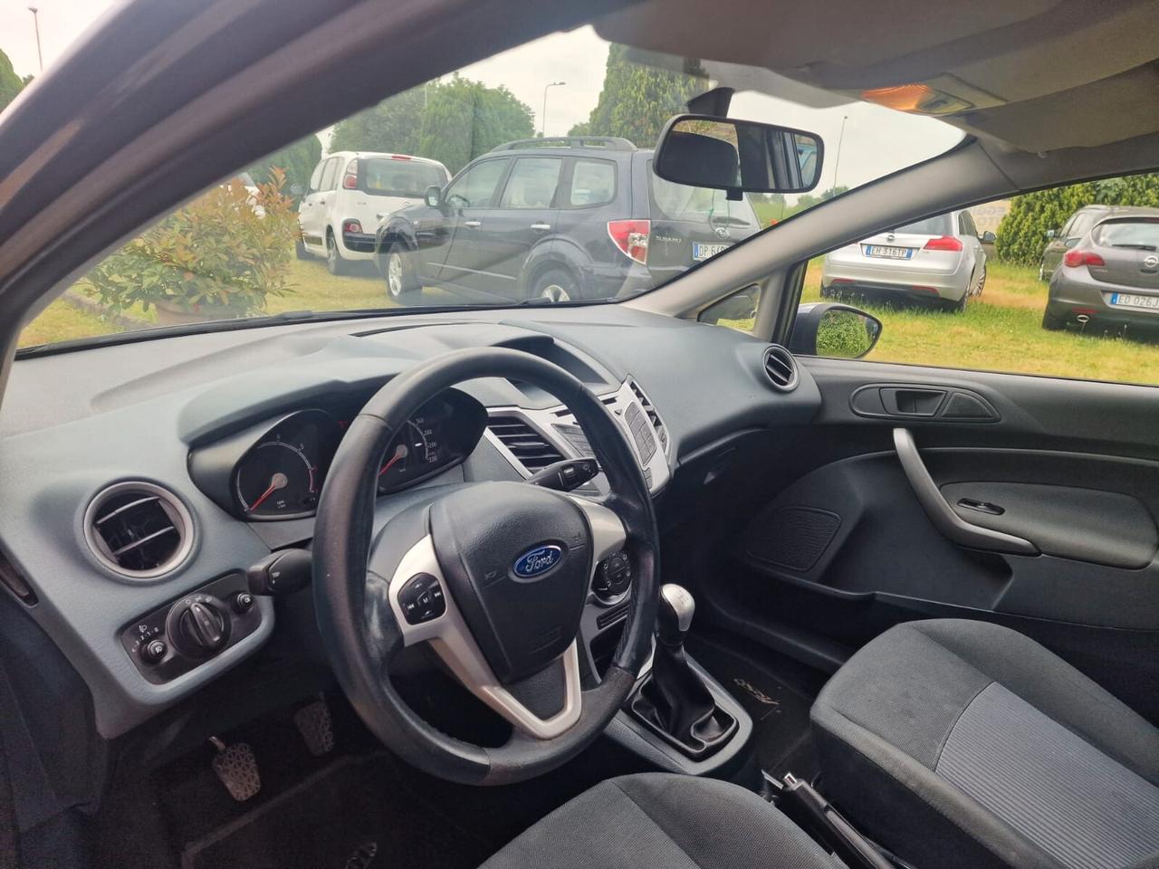 Ford Fiesta 1.2 82CV ADATTA NEOPATENTATI