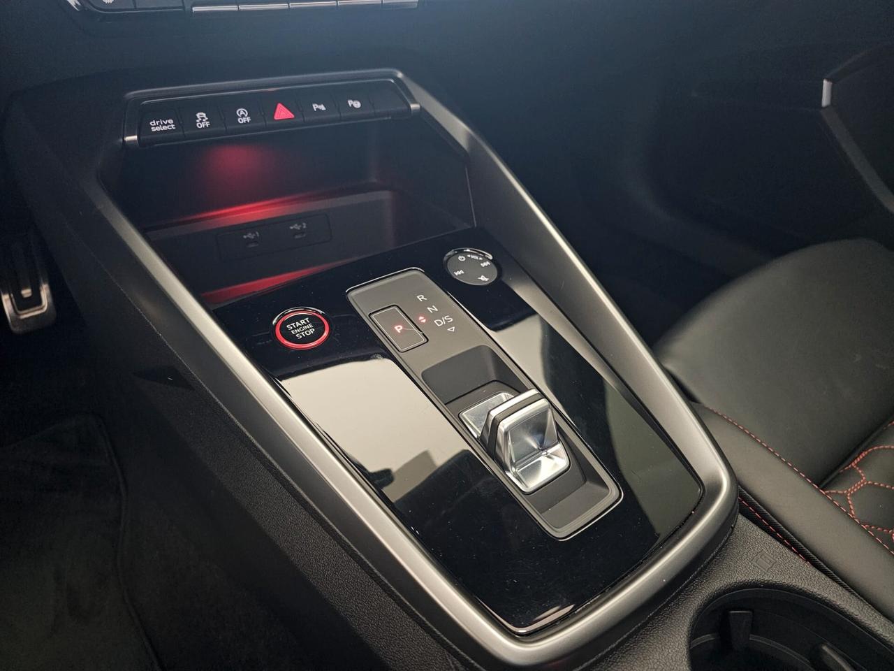 NUOVA AUDI RS3 SPORTBACK 2.5 BENZ 400CV S-TRONIC