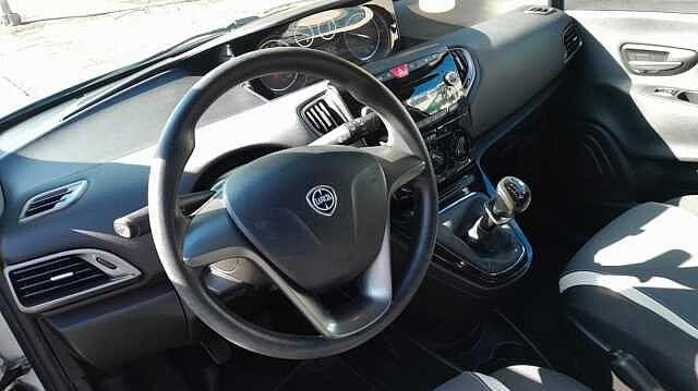 Lancia Ypsilon 1.2 69 CV 5 porte Elefantino