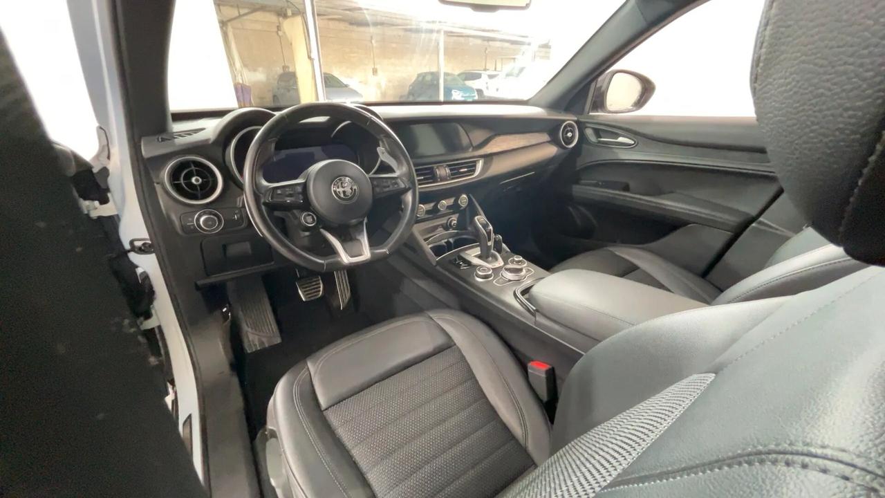 Alfa Romeo Stelvio 2.2 Turbodiesel 160 CV AT8 RWD Super Business