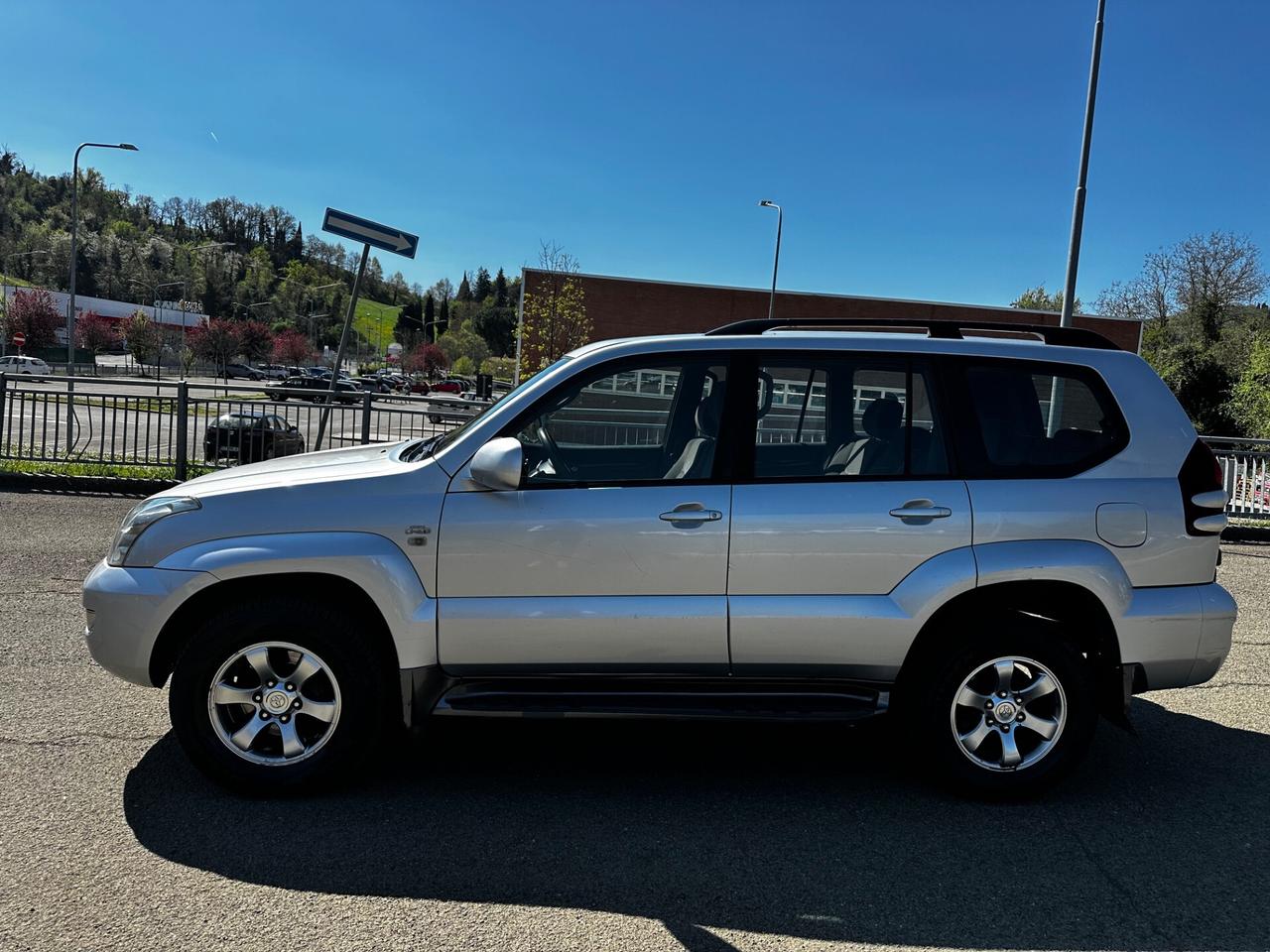 Toyota Land Cruiser 3.0 D-4D 16V cat 5 porte Sol KDJ120