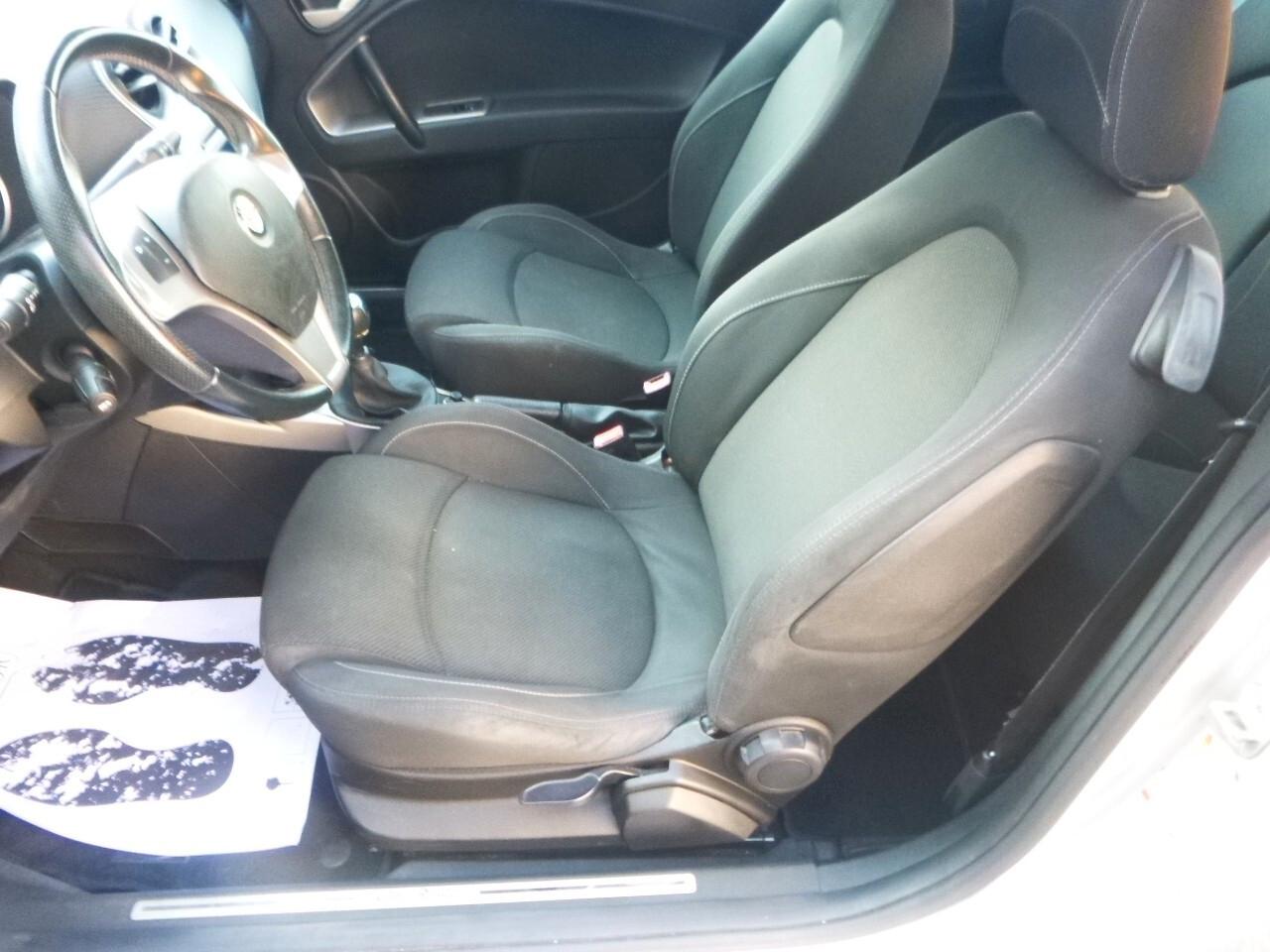 Alfa Romeo MiTo 1.3 JTDm-2 95 CV S&S Distinctive NEOPATENTATI