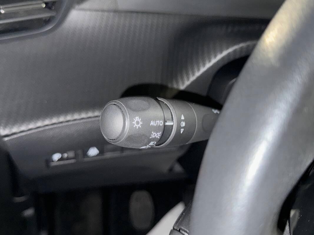 Peugeot 2008 1.2 puretech Active Pack s&s 100cv Con CARPLAY