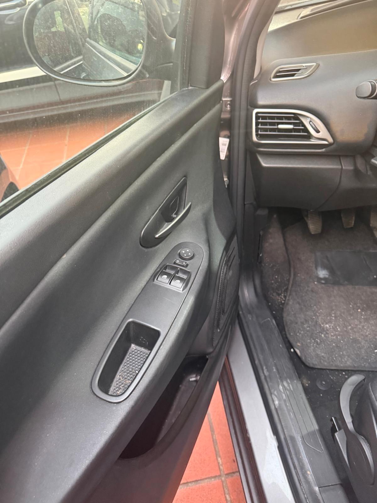 Lancia Ypsilon 0.9 TwinAir 85 CV 5 porte Metano Ecochic Gold