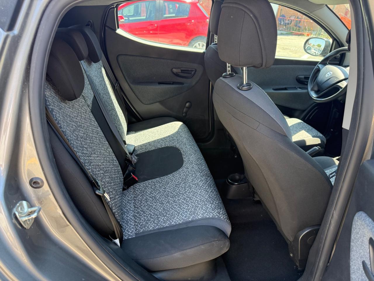 Lancia Ypsilon 1.0 FireFly 5 porte S&S Hybrid Ecochic Silver