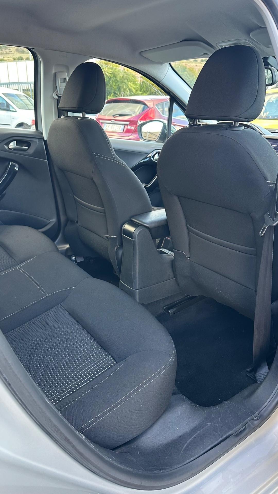 Peugeot 208 BlueHDi 75 5 porte Allure