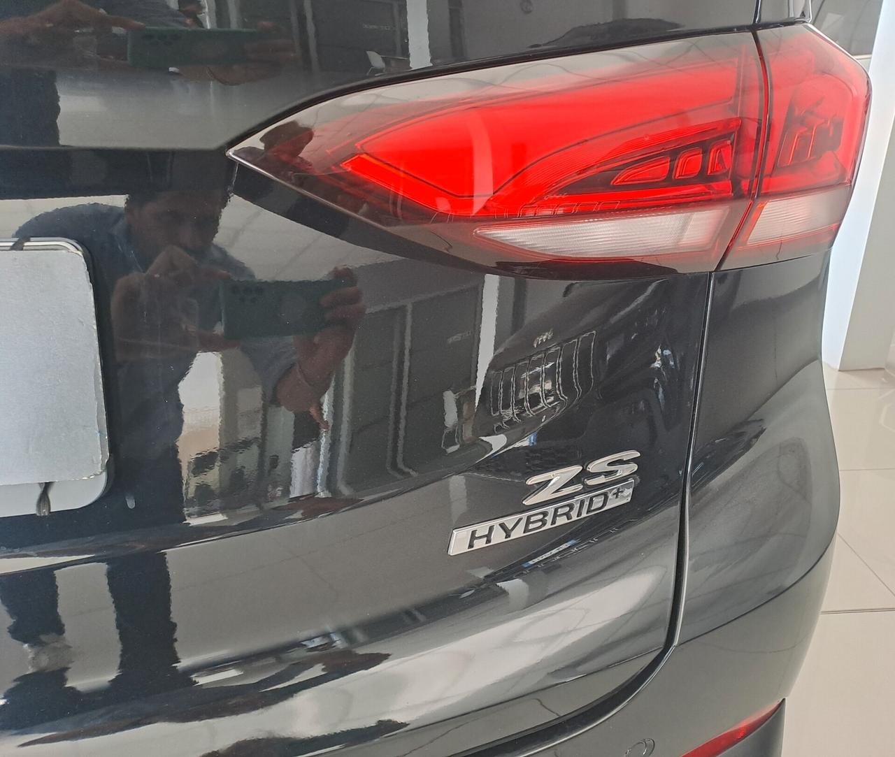 Mg ZS 1.5 Hybrid+ Luxury km 17403 garanzia 7 anni