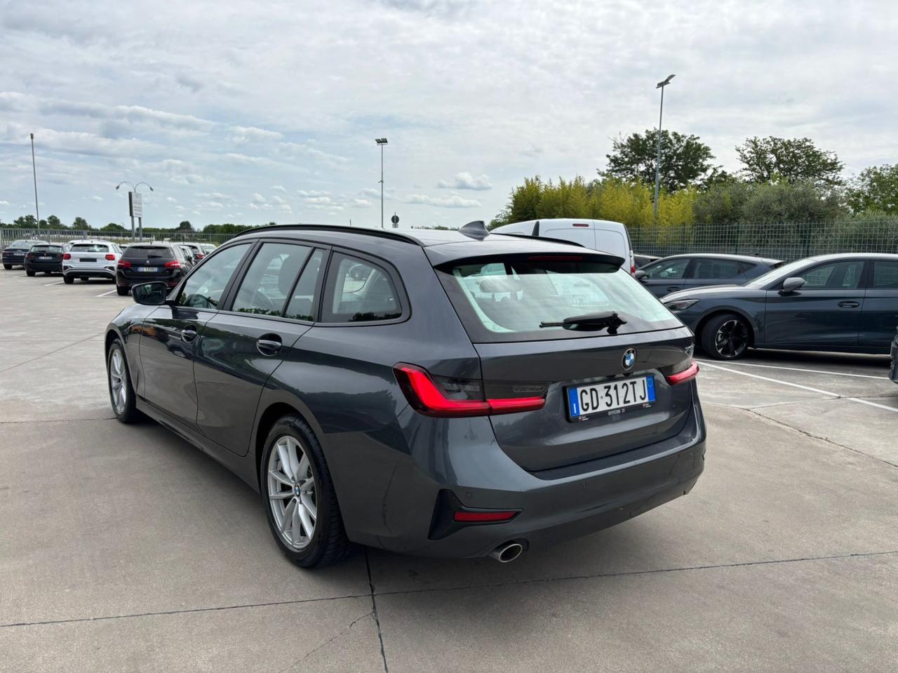 BMW 318 d Touring mhev 48V Business Advantage auto