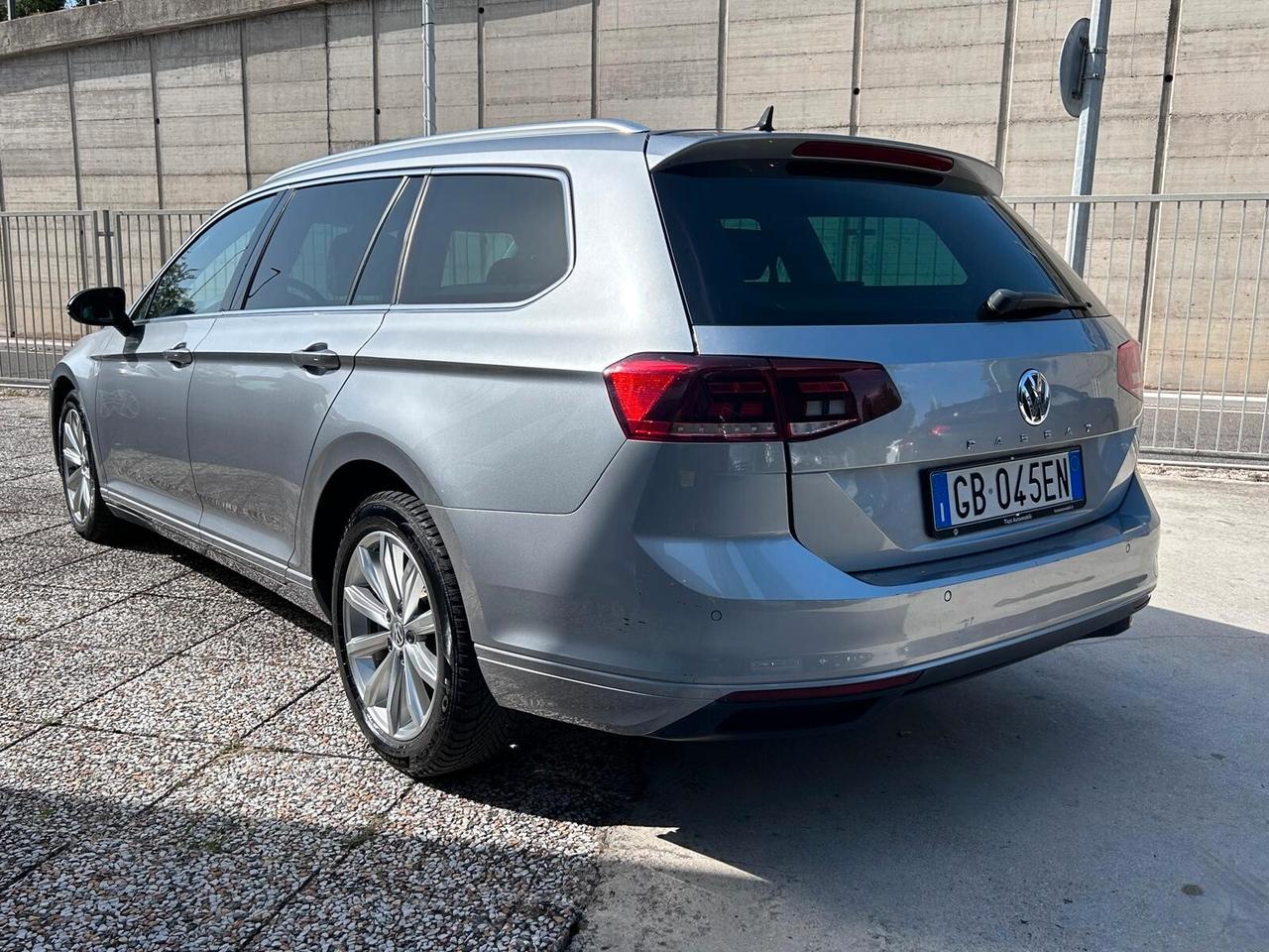 Volkswagen Passat Variant 1.6 TDI SCR DSG Business BMT