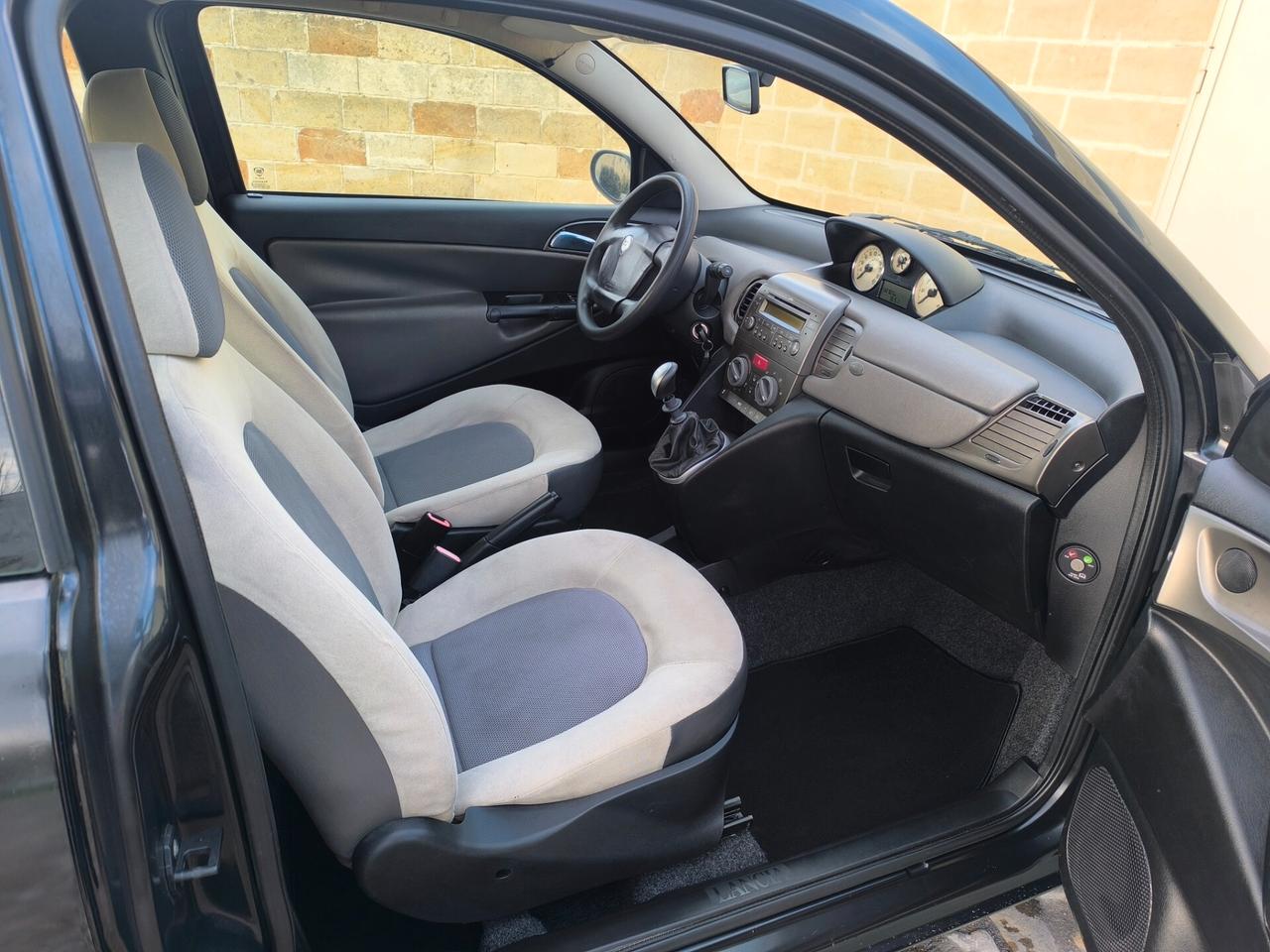 Lancia Ypsilon 1.2 perfetta km originali