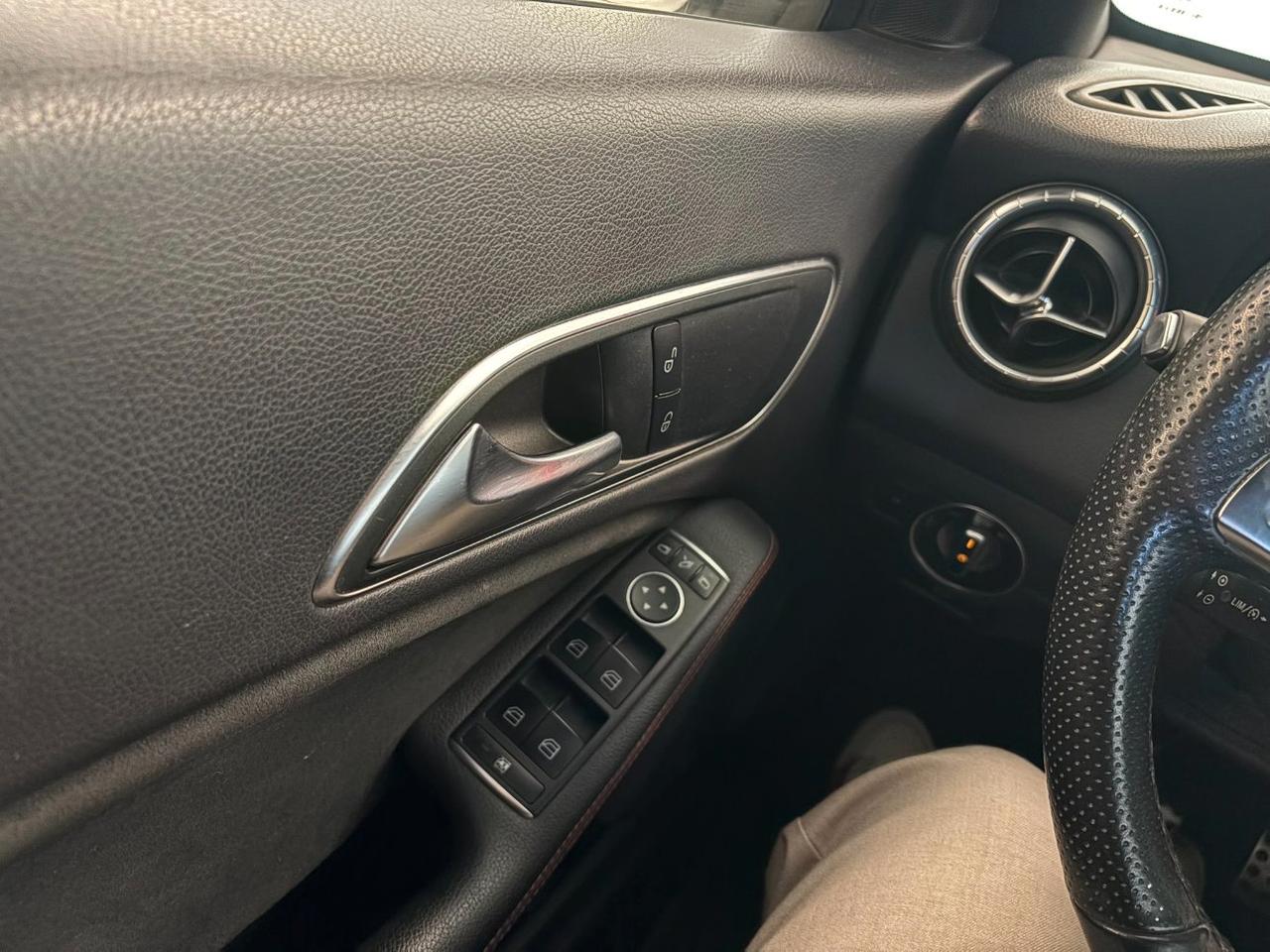 Mercedes-Benz CLA 200 d Shooting Brake Premium S.W.